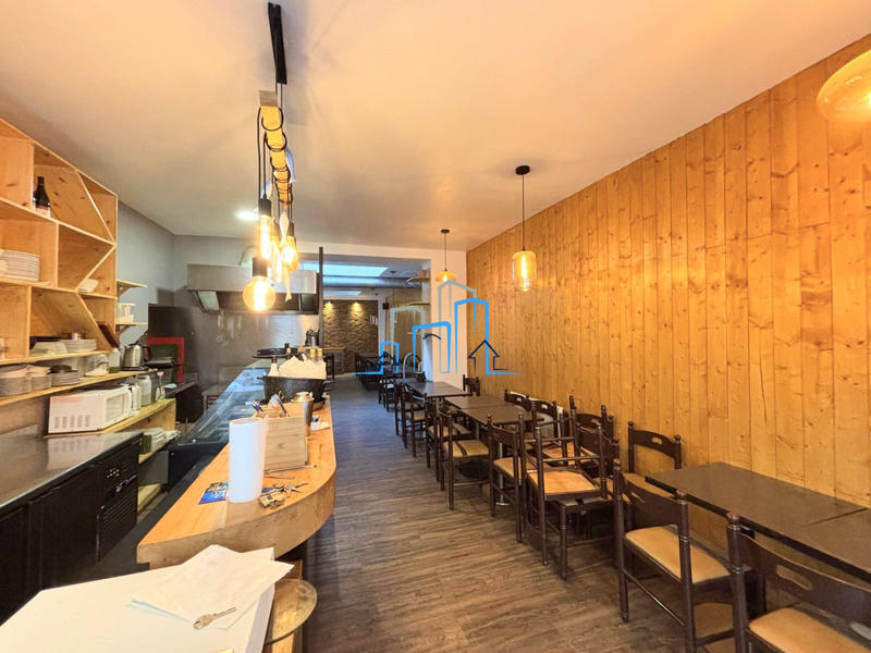 Magasins - 60 m² - 2 pièces