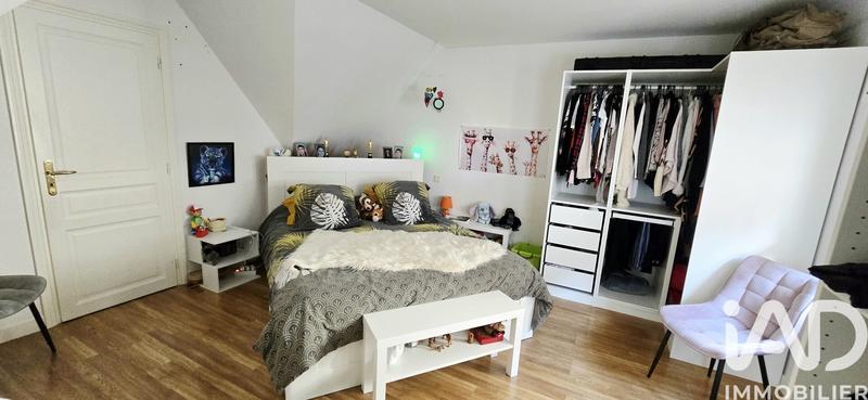 Maison - 212 m² - 10 pièces