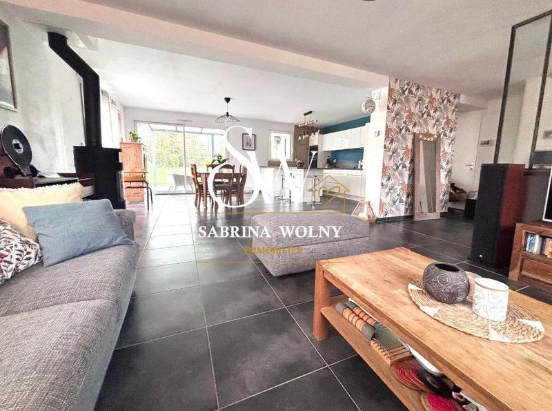 Maison traditionnelle - 140 m² - 6 pièces