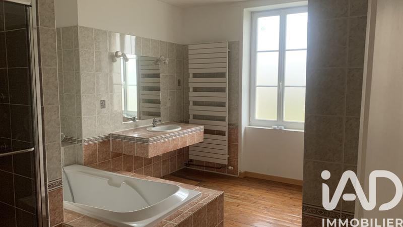 Maison - 256 m² - 9 pièces