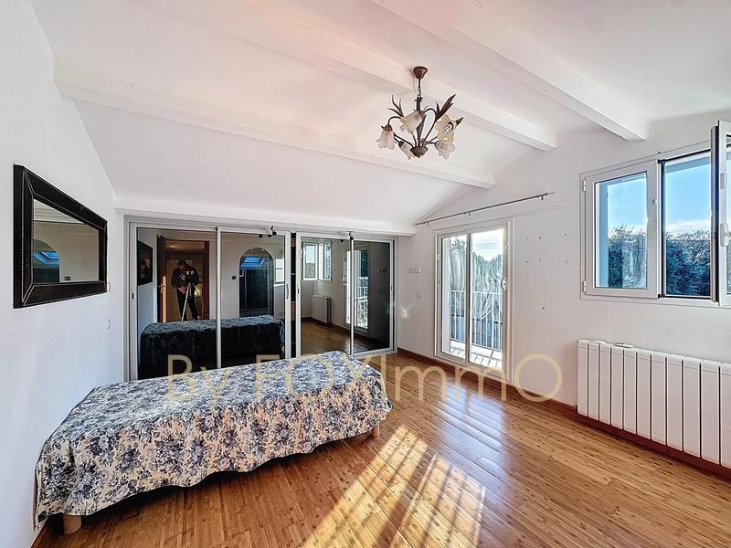 Propriété - 344 m² - 7 pièces