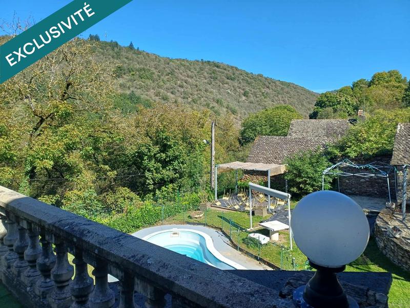 Maison - 278 m² - 10 pièces