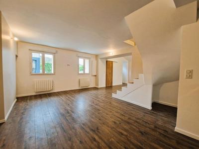 Maison - 102 m² - 4 pièces