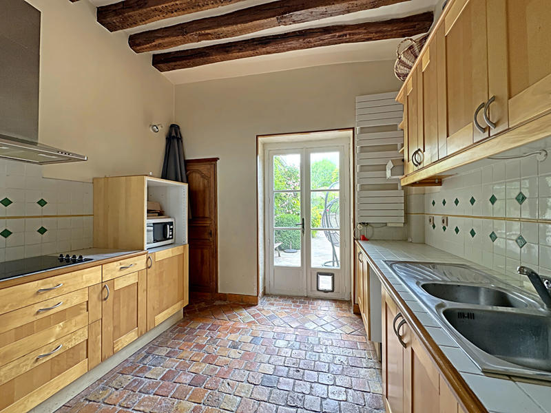 Maison - 285 m² - 9 pièces