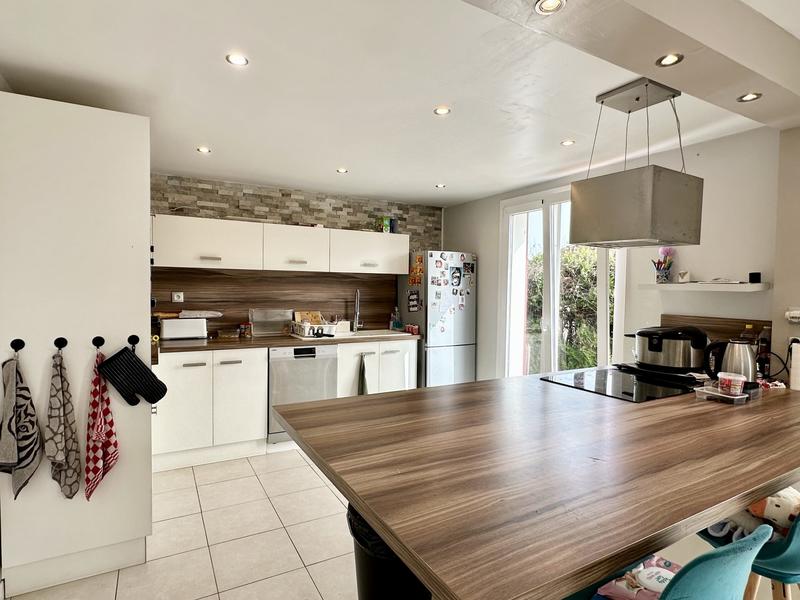 Maison - 137 m² - 5 pièces