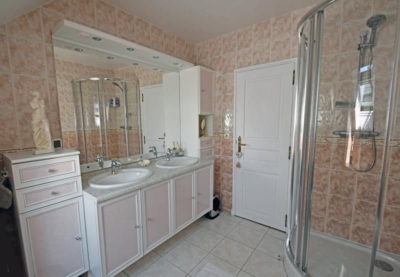 Maison - 143 m² - 7 pièces