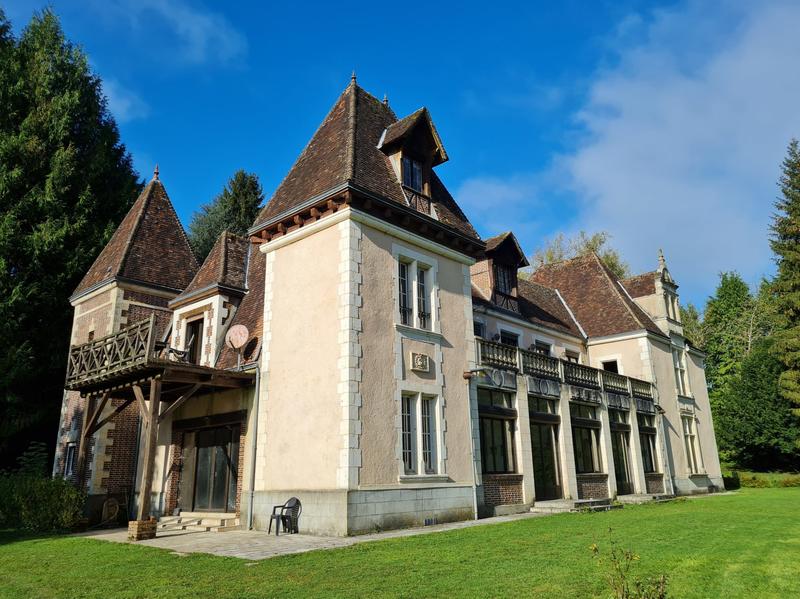 Château - 523 m² - 12 pièces