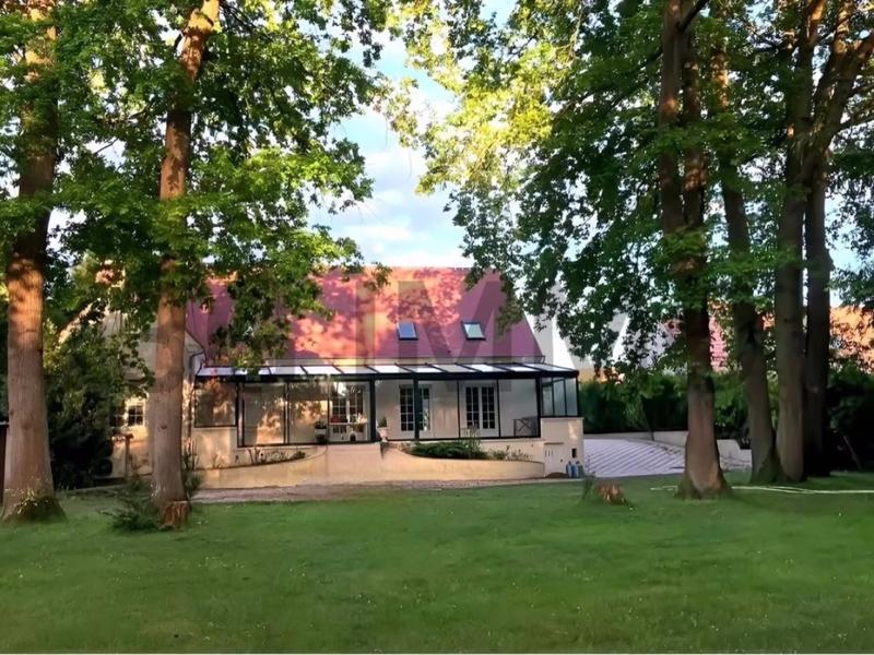 Maison - 195 m² - 8 pièces