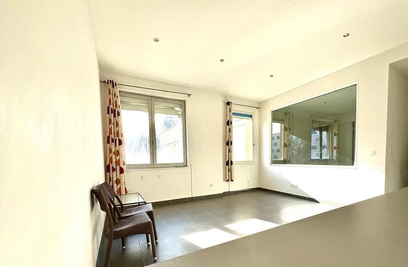 Loft - 64 m² - 2 pièces