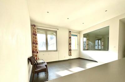 Loft - 64 m² - 2 pièces