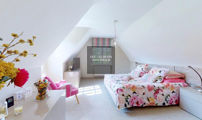 Villa - 221 m² - 8 pièces