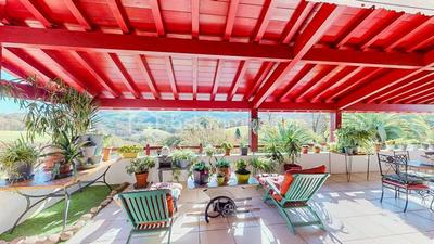 Maison - 311 m² - 10 pièces