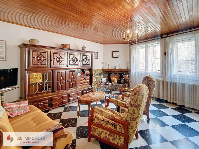 Villa - 100 m² - 5 pièces