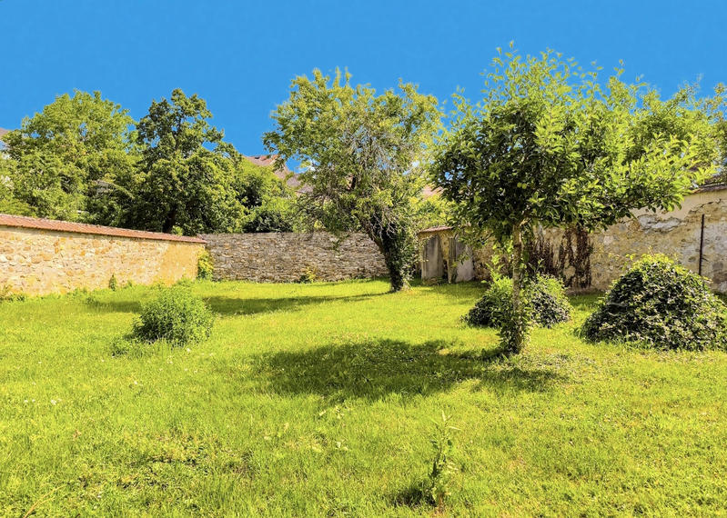 Maison - 208 m² - 7 pièces