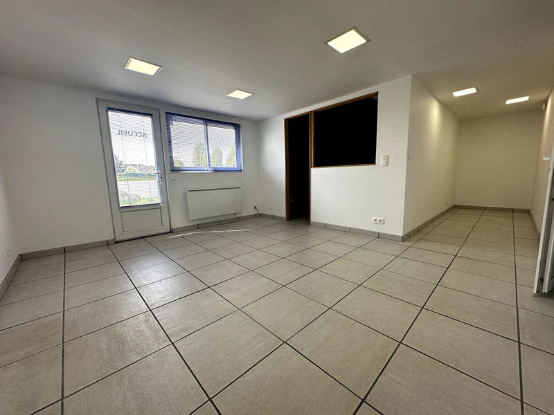 Local d'activité / Entrepôt - 207 m² - 4 pièces