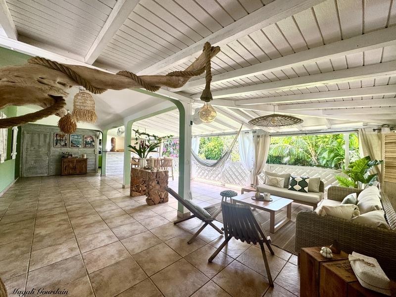 Propriété - 232 m² - 11 pièces