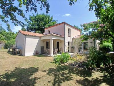 Maison - 130 m² - 4 pièces