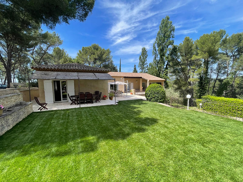 Maison - 250 m² - 7 pièces