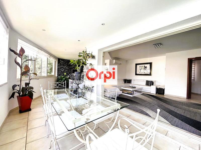 Villa - 220 m² - 7 pièces