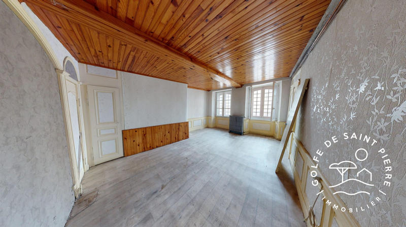 Maison ancienne - 300 m² - 15 pièces