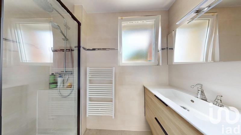 Maison - 95 m² - 5 pièces