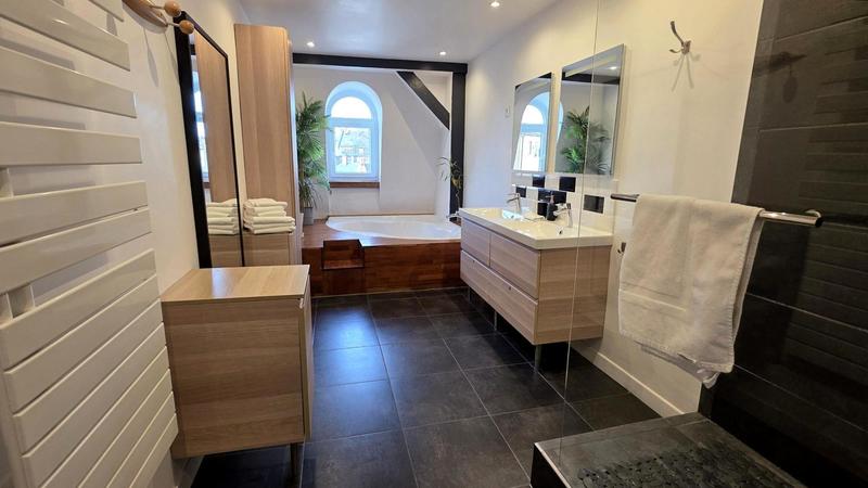 Appartement - 122 m² - 4 pièces