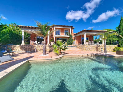 Villa - 180 m² - 6 pièces