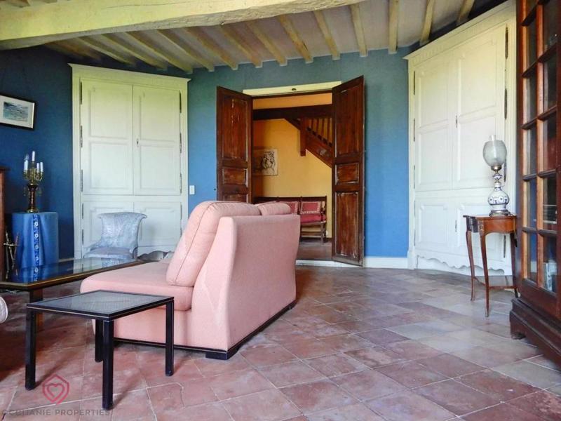 Demeure - 303 m² - 10 pièces