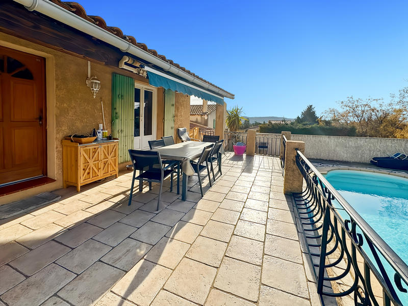 Maison - 90 m² - 4 pièces