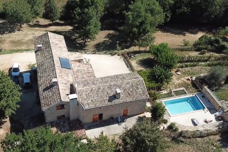 Propriété - 243 m² - 8 pièces