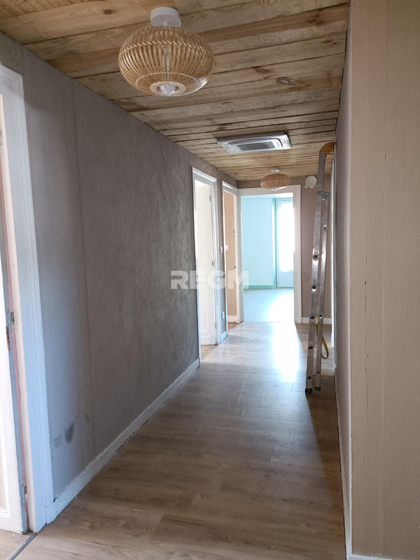 Maison - 187 m² - 12 pièces