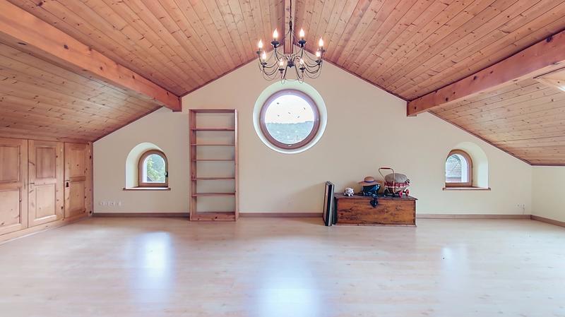 Maison - 258 m² - 5 pièces