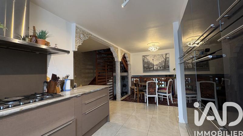 Maison - 180 m² - 7 pièces