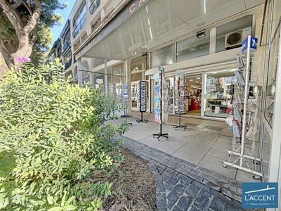 Fonds de commerce - 77 m²
