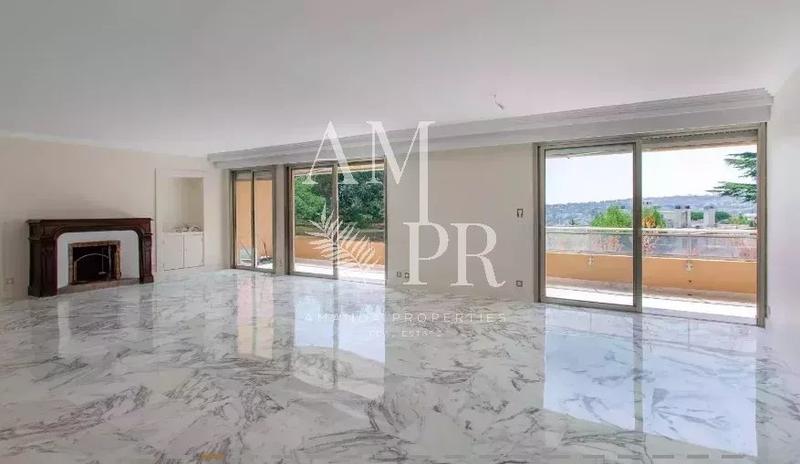 Appartement - 153 m² - 4 pièces