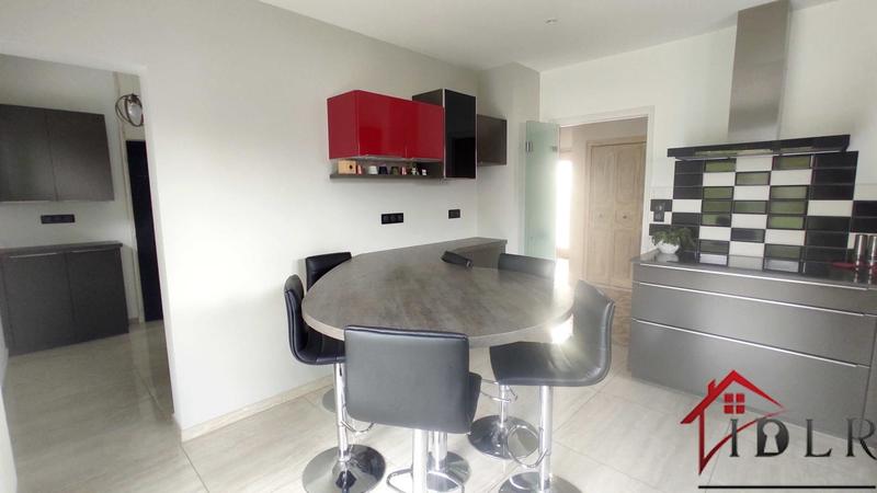 Maison - 189 m² - 6 pièces