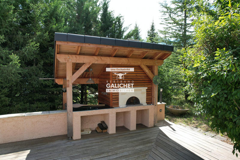 Maison - 330 m² - 8 pièces