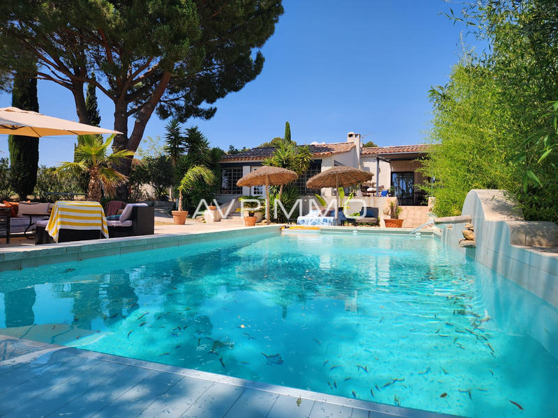 Villa - 174 m² - 6 pièces