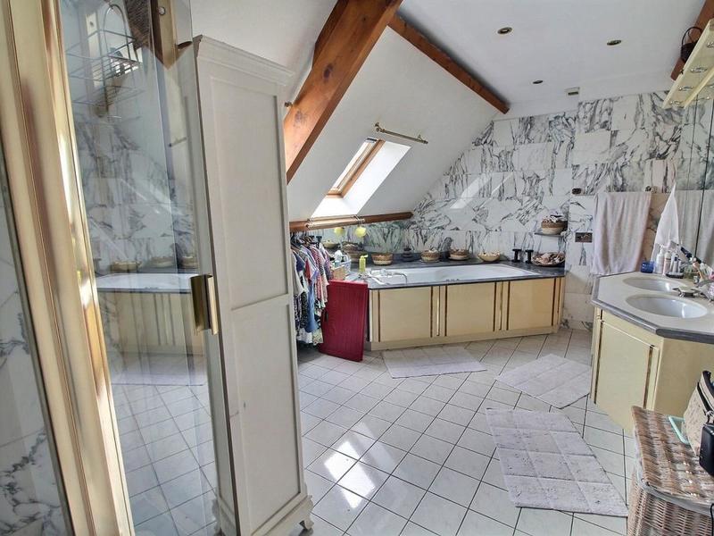 Villa - 250 m² - 6 pièces