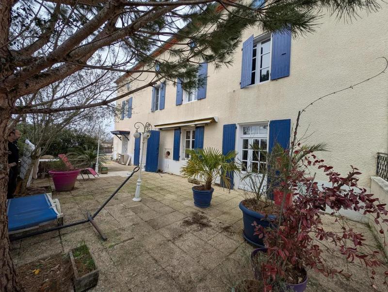 Maison en pierre - 265 m² - 7 pièces