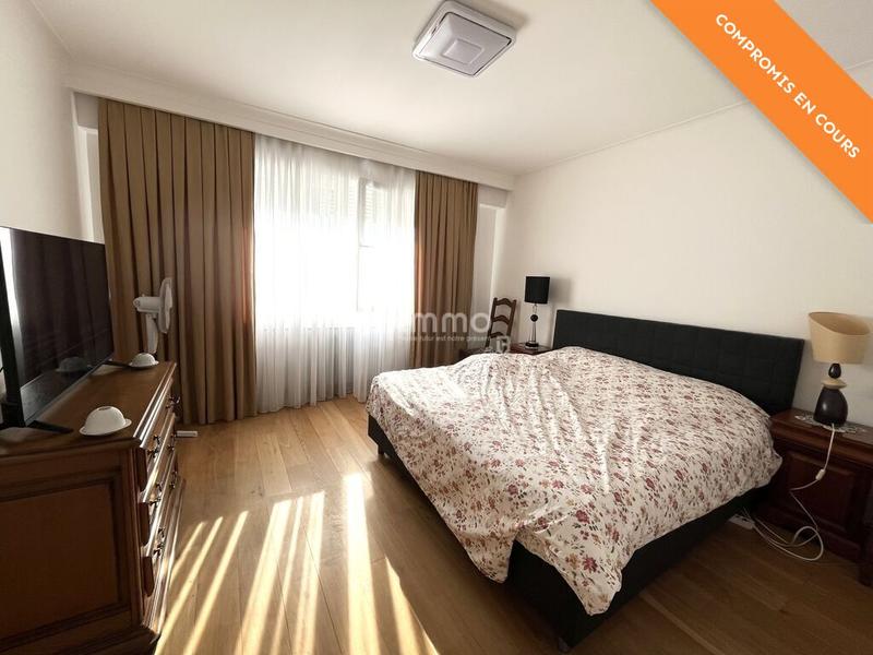 Maison - 252 m² - 10 pièces