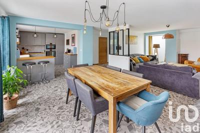 Maison - 198 m² - 9 pièces