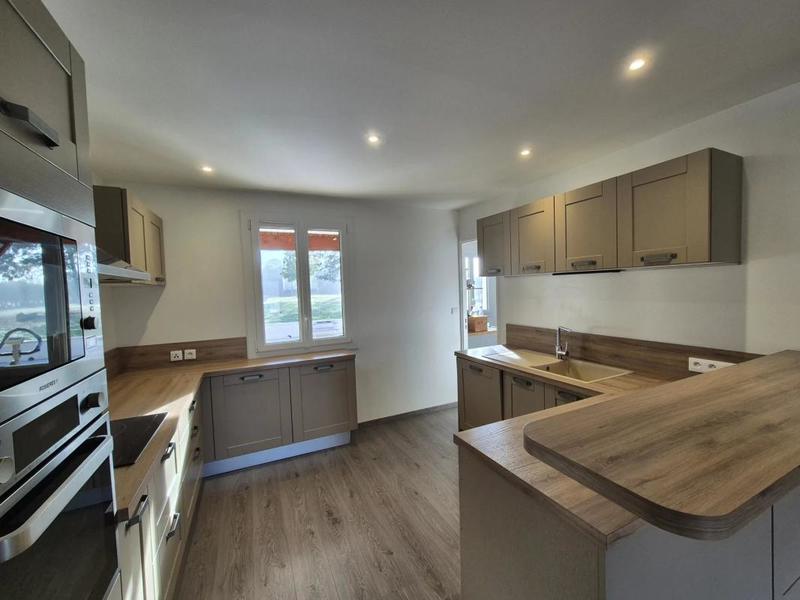 Maison - 137 m² - 5 pièces