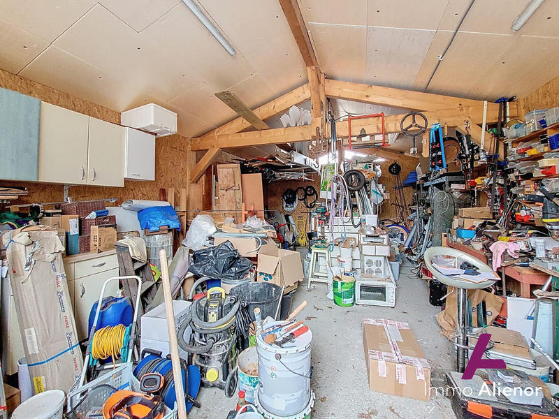 Maison traditionnelle - 145 m² - 11 pièces