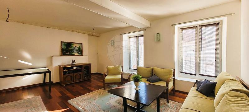 Immeuble - 90 m² - 5 pièces