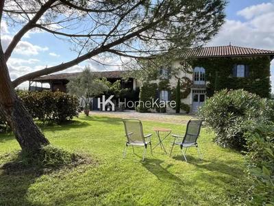 Maison - 255 m² - 10 pièces