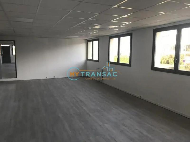 Local d'activité / Entrepôt - 387 m²