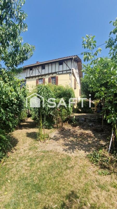 Maison - 204 m² - 7 pièces