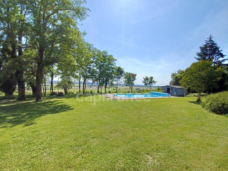 Maison - 370 m² - 11 pièces