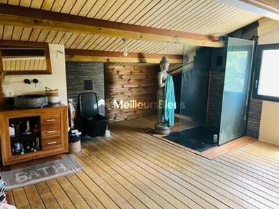 Maison - 230 m² - 9 pièces